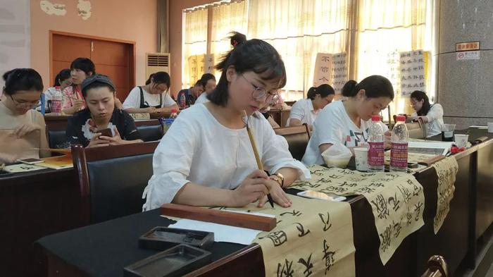 良好開端，再接再厲——黃陂區教師書法培訓班將繼續開課