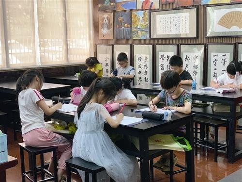 青少年書法培訓 熱情易起，堅持難求